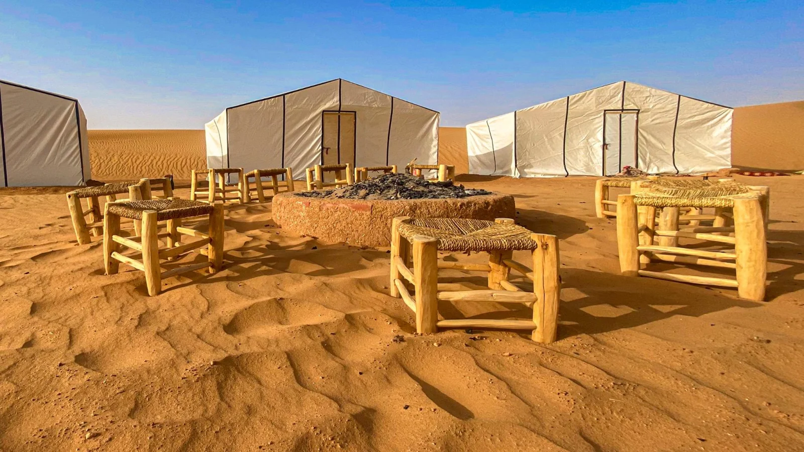 Campo tendato nel deserto di Zagora — immagine illustrativa del sito